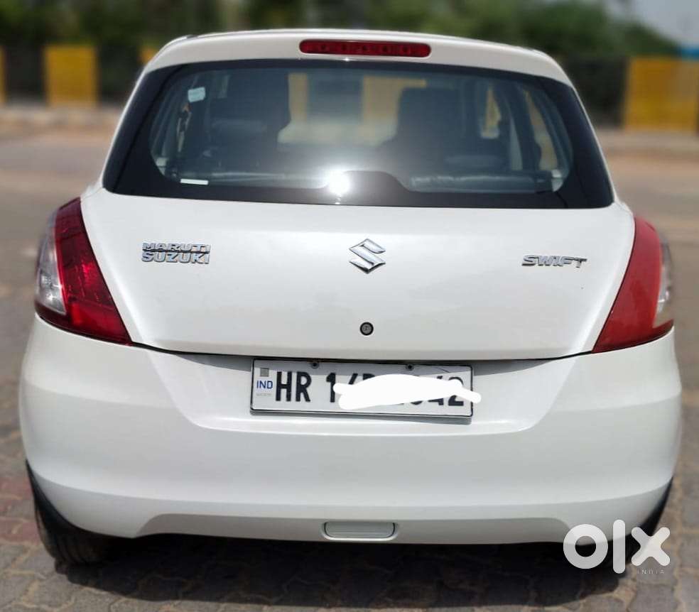Maruti Suzuki Swift Lxi Optional-o, 2017, Petrol
