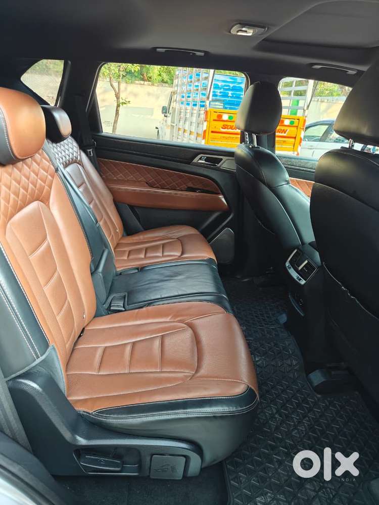 Mahindra Alturas G4 4wd At, 2019, Diesel