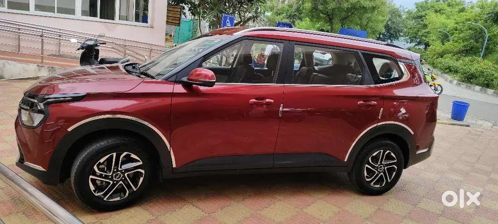 Kia Carens 2022 Petrol Well Maintained, 9500kms Driven, Used By Doctor