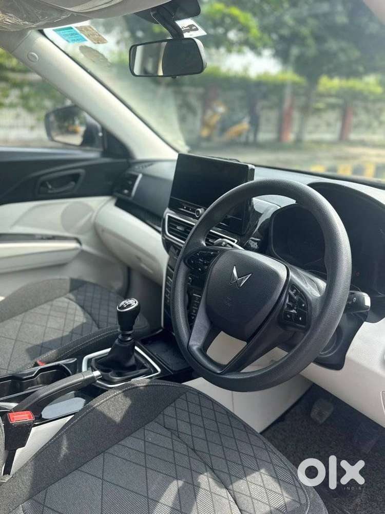 Mahindra Xuv 3xo Mx3, 2024, Petrol