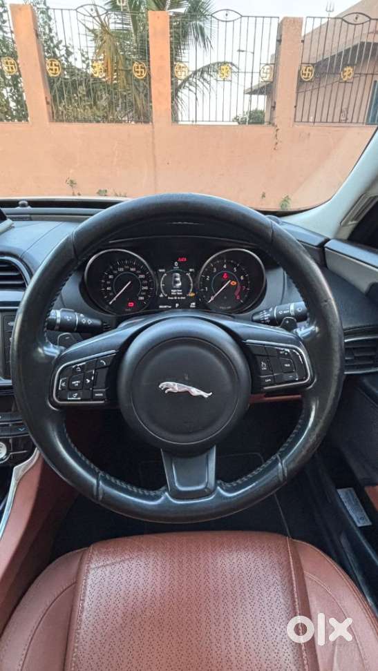 Jaguar Xe Portfolio, 2017, Petrol