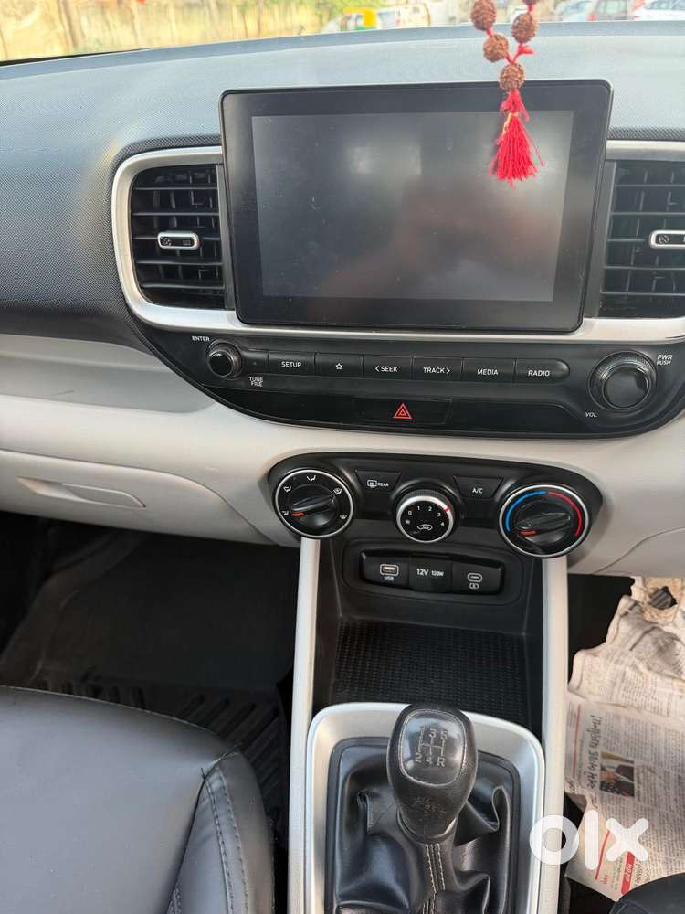 Hyundai Venue E, 2022, Cng & Hybrids