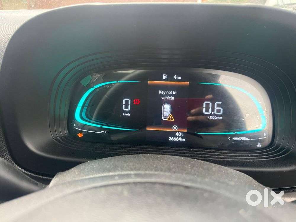 Hyundai Venue Sx (o) Mt 1.0 Turbo Dual Tone, 2025, Petrol