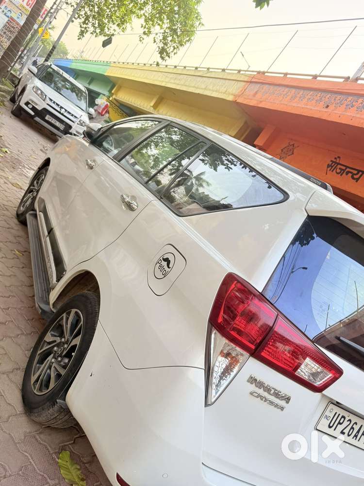 Toyota Innova Crysta 2.4 V 7 Str, 2022, Petrol