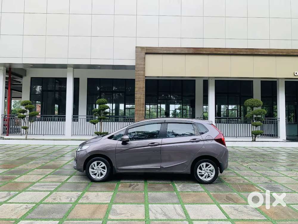 Honda Jazz 2016 Diesel V Mt Top Model Well Maintained First Owner