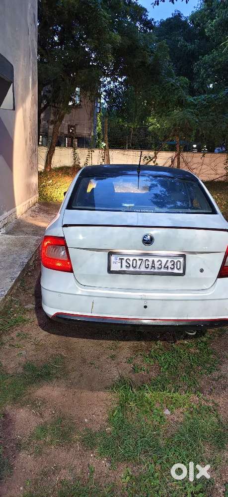 Skoda Rapid Elegance 2017 Car
