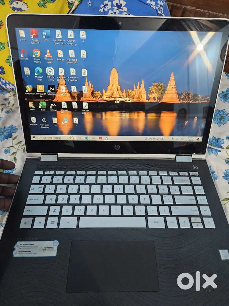 Hp pivilion core i5 7th gen 8gb ram 500gb storige, touch display
