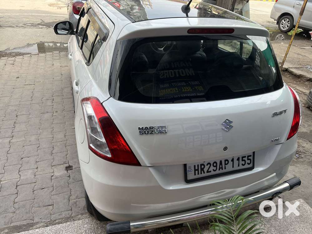 Maruti Suzuki Swift Vxi + Manual, 2017, Petrol