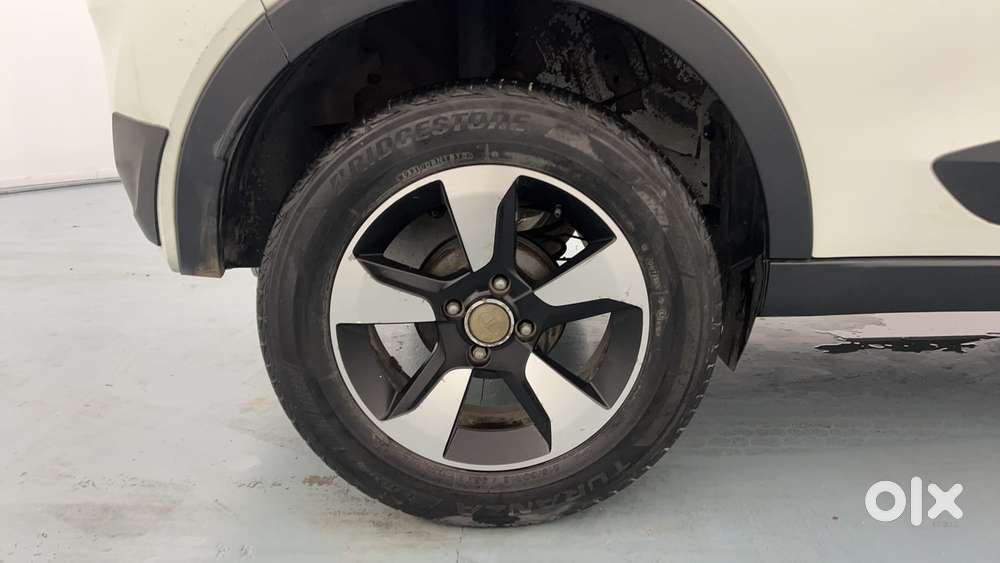 Tata Nexon 1.2 Revotron Xza Plus (o) Dual Tone, 2018, Petrol