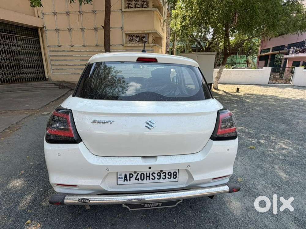 Lxi 2025 With Parking Sensors/reverse Camera/music System