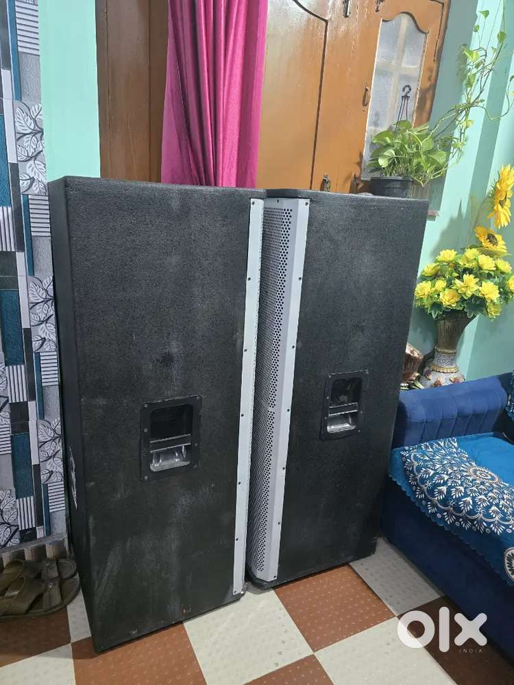 Double 15 speakerzs new and 500wt emplifier new with warranty