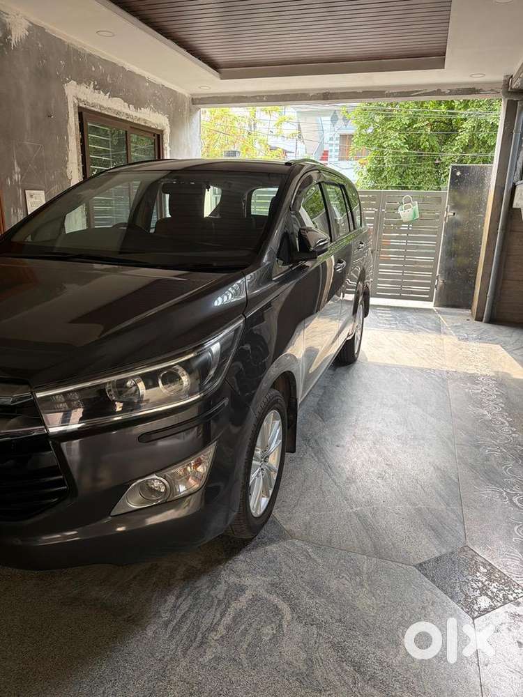 Toyota Innova Crysta 2018 Petrol 24000 Km Only Used To Droplady Driven