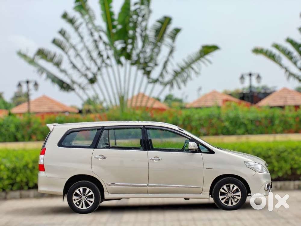Toyota Innova 2.5 G (diesel) 7 Seater Bs Iv, 2015, Diesel