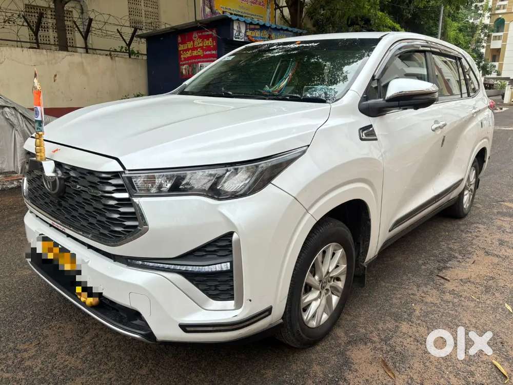 Toyota Innova Hycross 2024 Petrol 60000 Km Driven