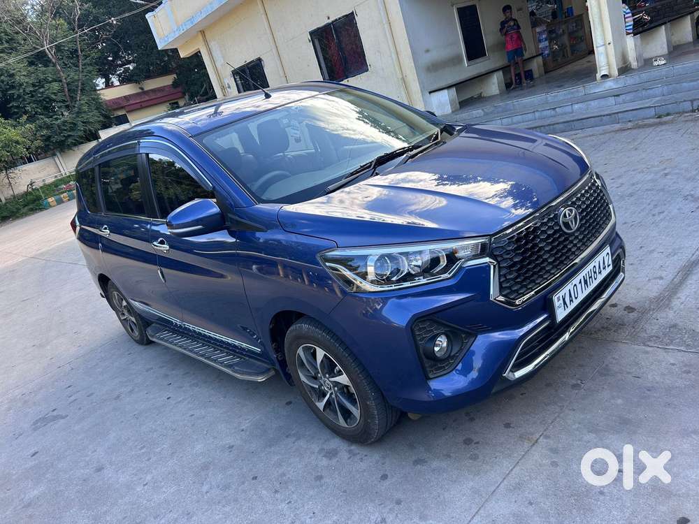 Toyota Rumion V Petrol Manual Dual Tone, 2026, Petrol