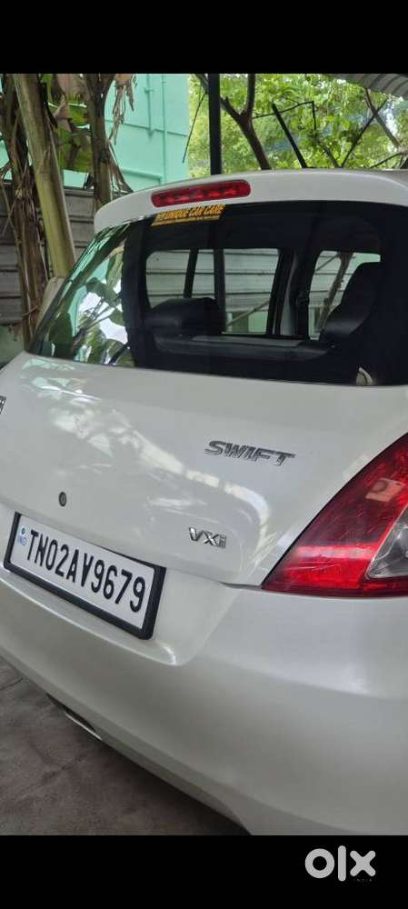 Maruti Suzuki Swift Vxi + Manual, 2012, Petrol
