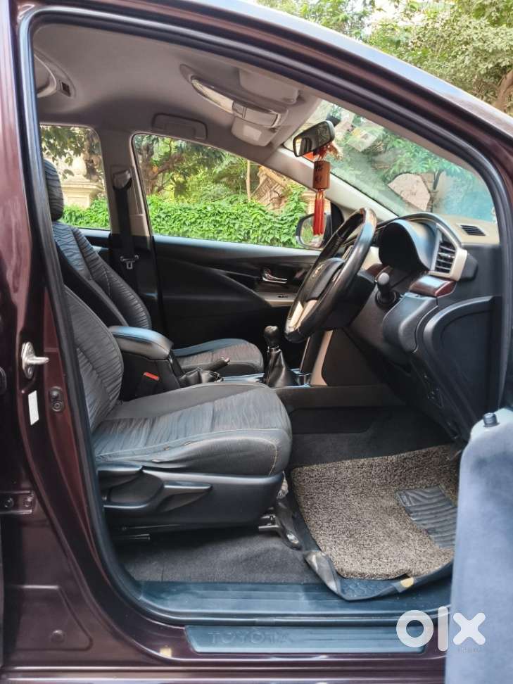 Toyota Innova Crysta 2.4 V 8 Str, 2016, Diesel