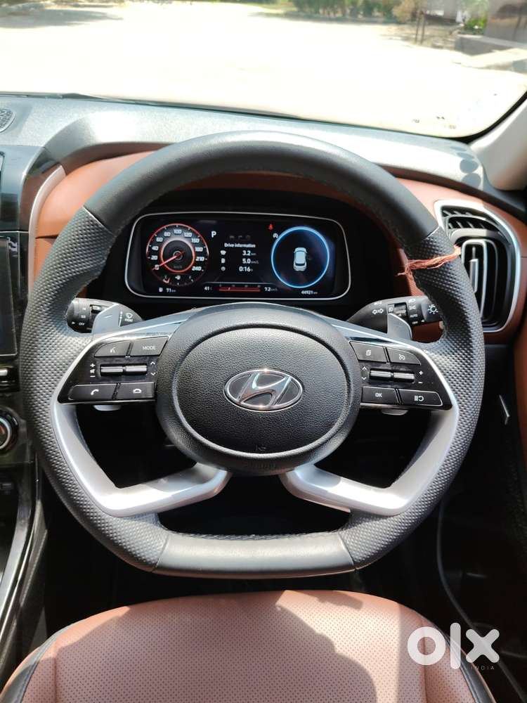 Hyundai Alcazar 2.0 Signature (o) Petrol At 7 Str, 2023, Petrol