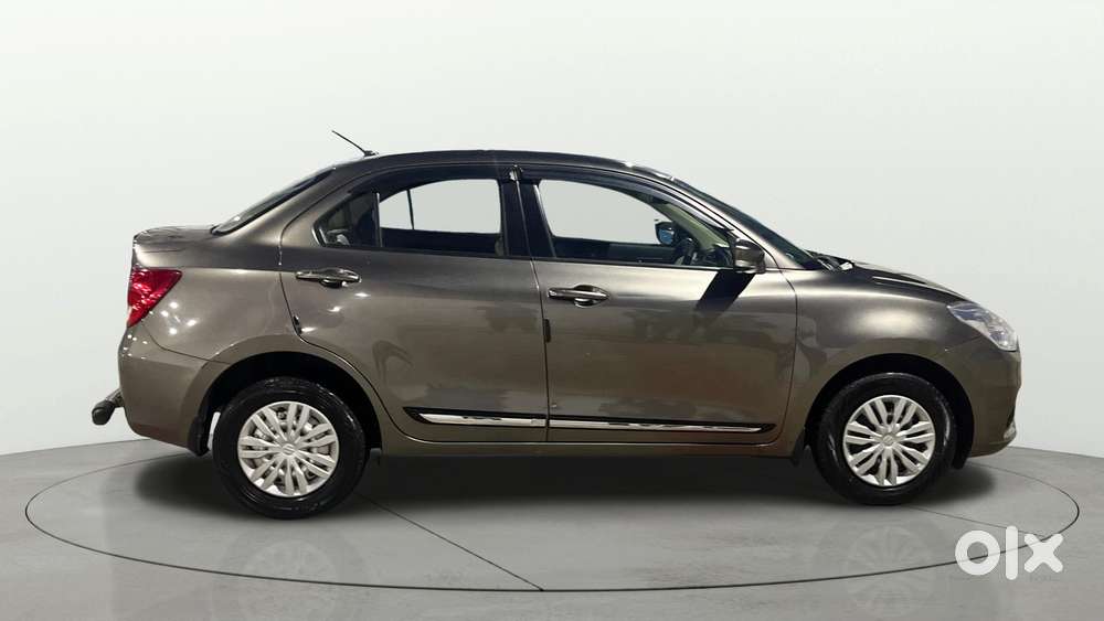 Maruti Suzuki Swift Dzire Amt Vxi, 2022, Petrol