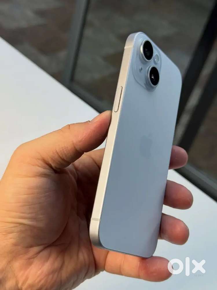 Selling my 6  month used iphone 15 bill box with all Access