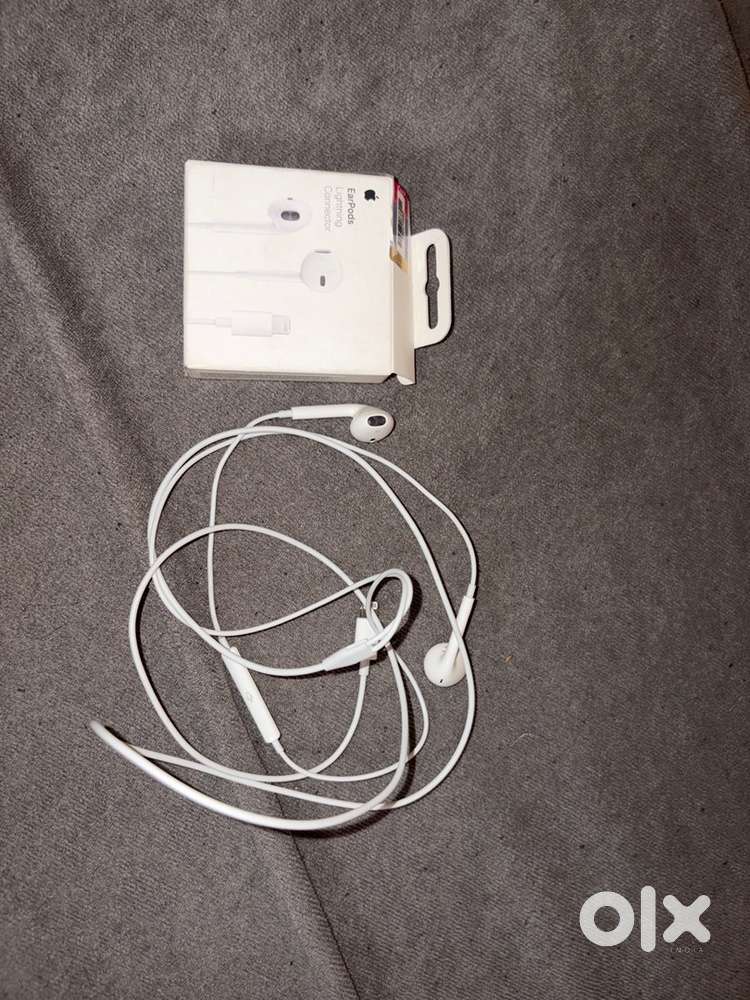 Apple wired ear phone