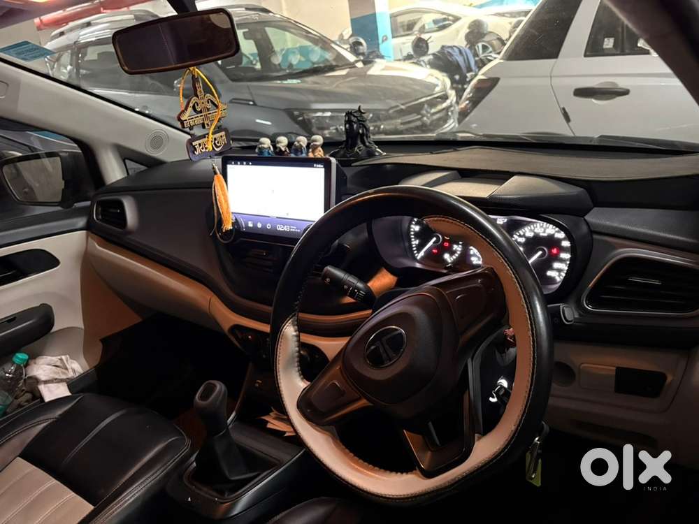 Tata Altroz Xe Petrol 2024