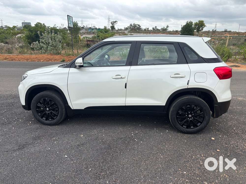 2021 Vitara Brezza Zxi (white)  1st Owner  38k Km  Mint