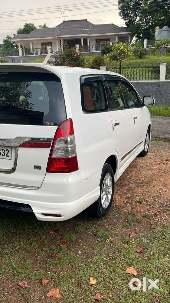 Original Kerala Toyota Innova 2014 Diesel Well Maintained