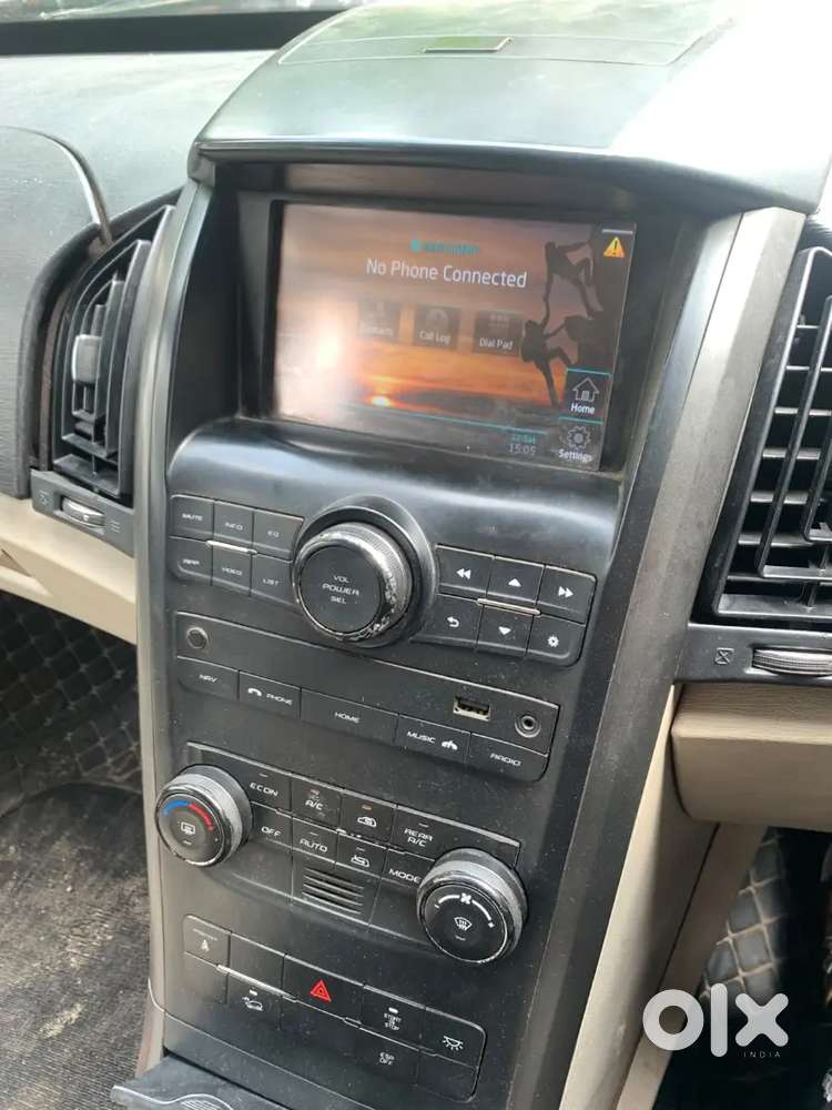 Mahindra Xuv500 W10 2016