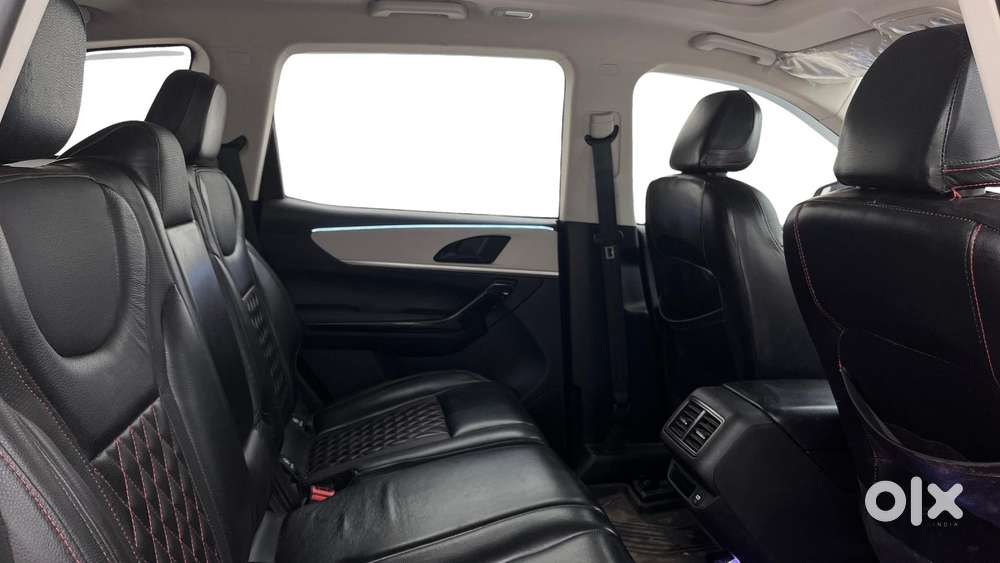 Mahindra Xuv700 2.2 Ax 5 Diesel At 7 Str, 2024, Diesel