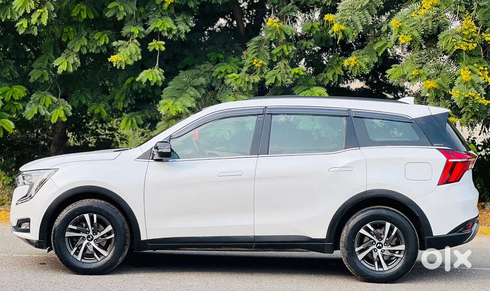 Mahindra Xuv700 2.2 Ax 5 Diesel At 7 Str, 2023, Petrol