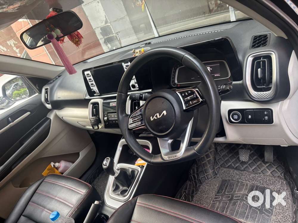 Kia Sonet Petrol 2022 29700 Km Driven