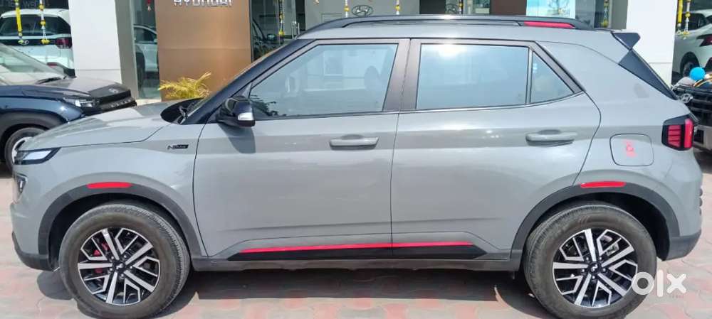 Hyundai Venue 2024 Petrol 11950 Km Driven
