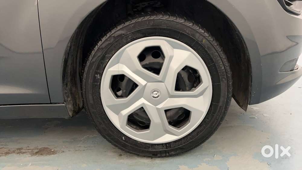 Tata Altroz 1.2 Xm Plus, 2022, Petrol