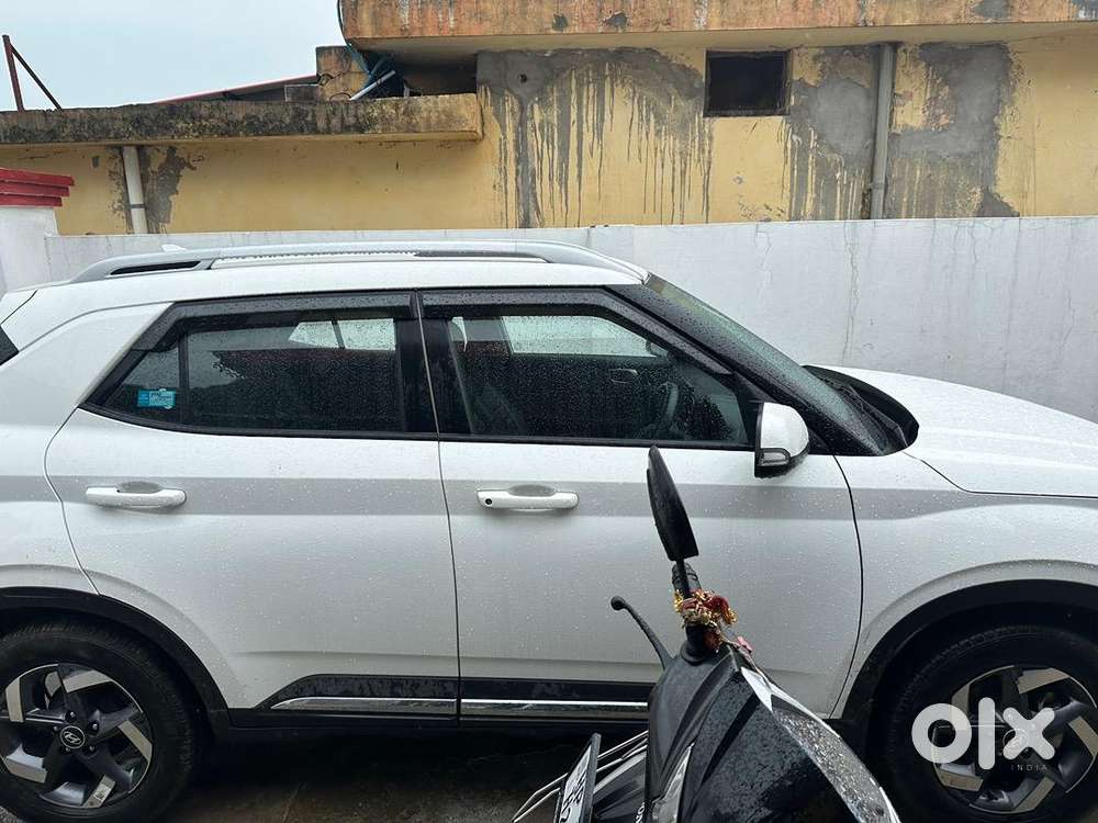 Hyundai Venue 2020 Petrol 51000 Km Driven