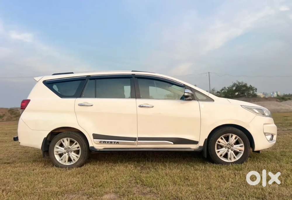 Toyota Innova Crysta 2.4 Z 2017