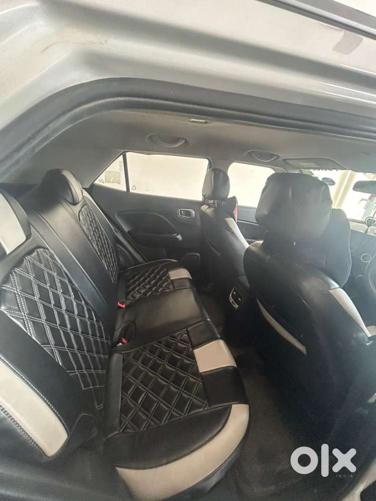 Hyundai Venue Petrol Manual 2021