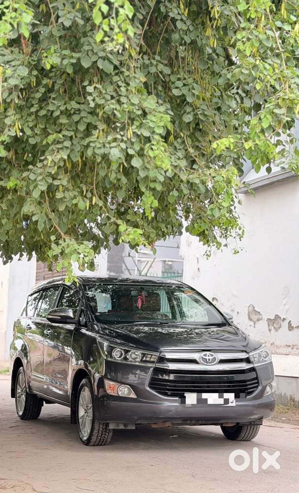 Toyota Innova Crysta 2.8z Automatic, 2016, Diesel
