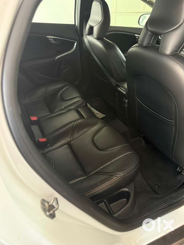 Volvo V40 Cross Country 2016 Diesel Good Condition