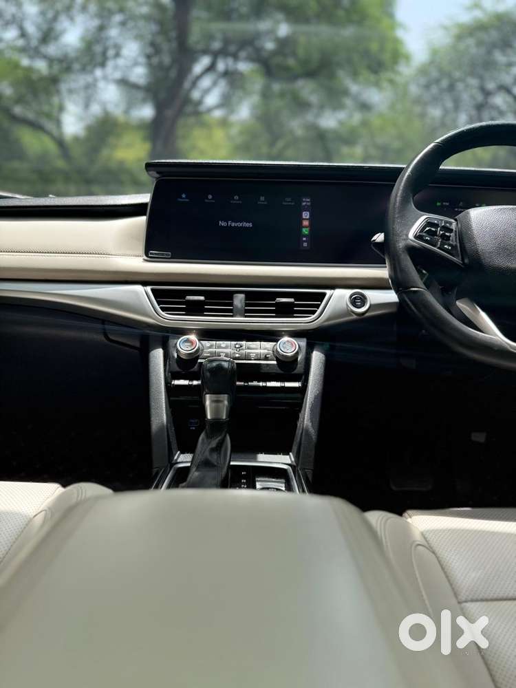 Mahindra Xuv700 2.0 Ax 7 Petrol At Luxury Pack Str, 2023, Petrol