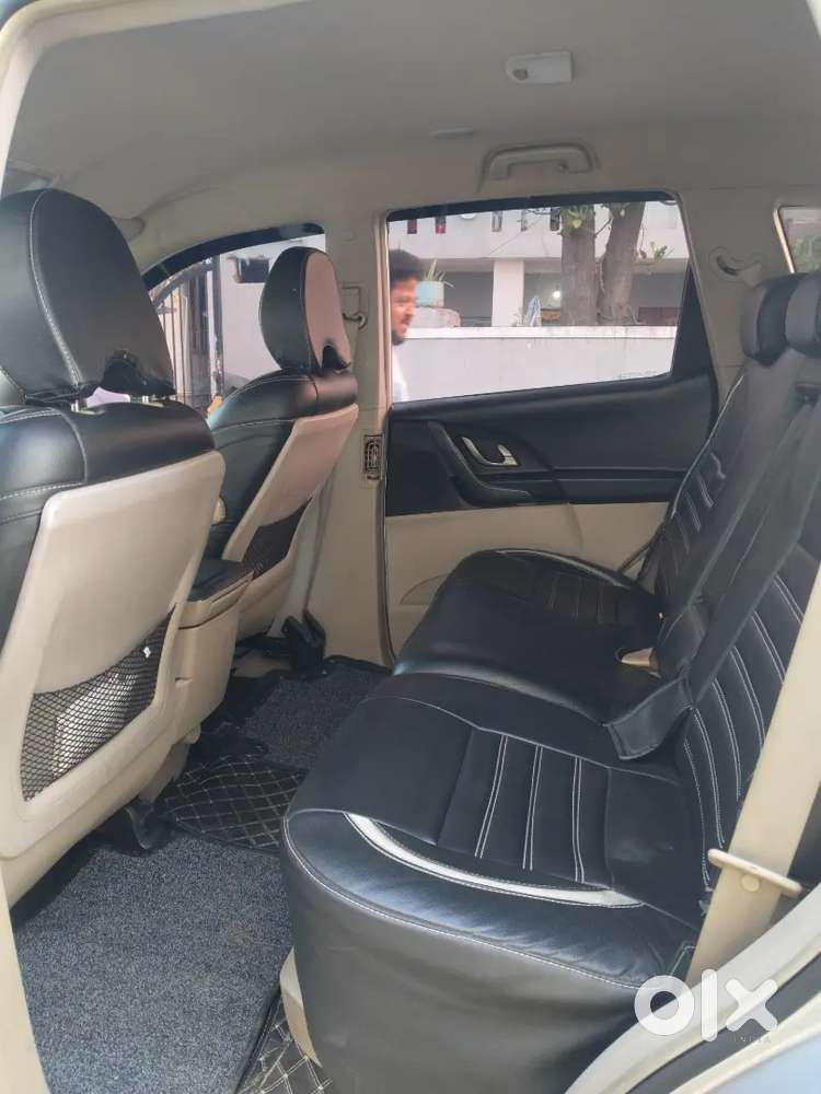 Mahindra Xuv500 2wd 2017