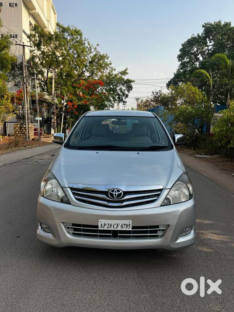 Toyota Innova 2.5 V 7 Str, 2010, Diesel