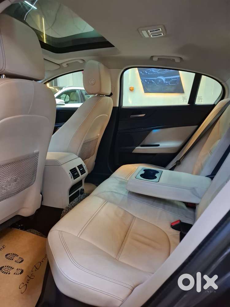 Jaguar Xe Prestige, 2016, Petrol