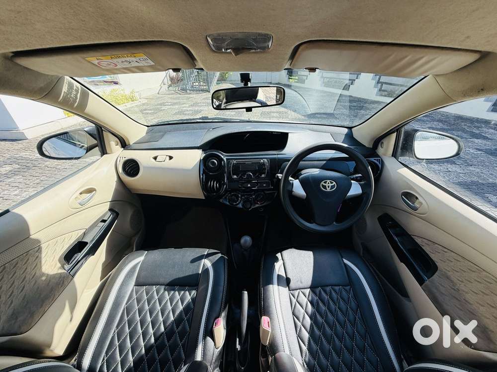 Toyota Etios Liva V Dual Tone, 2018, Petrol