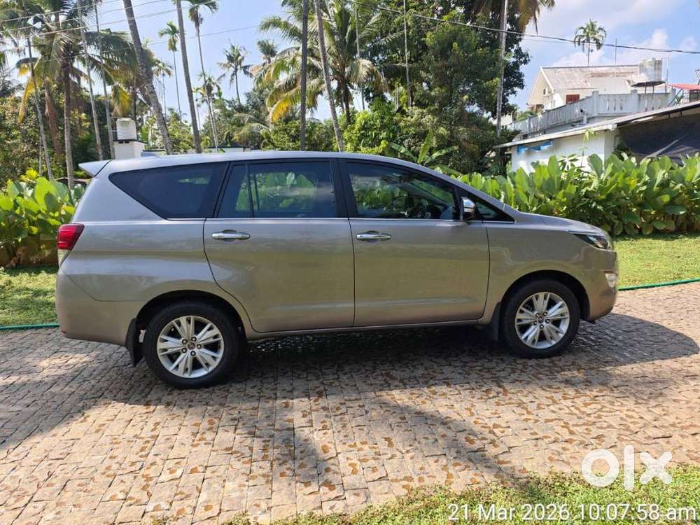 Toyota Innova Crysta 2.8z Automatic, 2016, Diesel