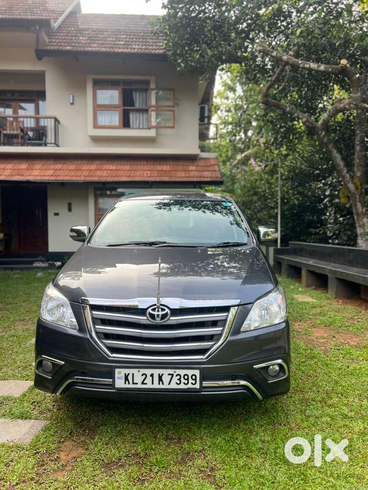 2015 Showroom Condition Innova 8 Seater- Fixed Price