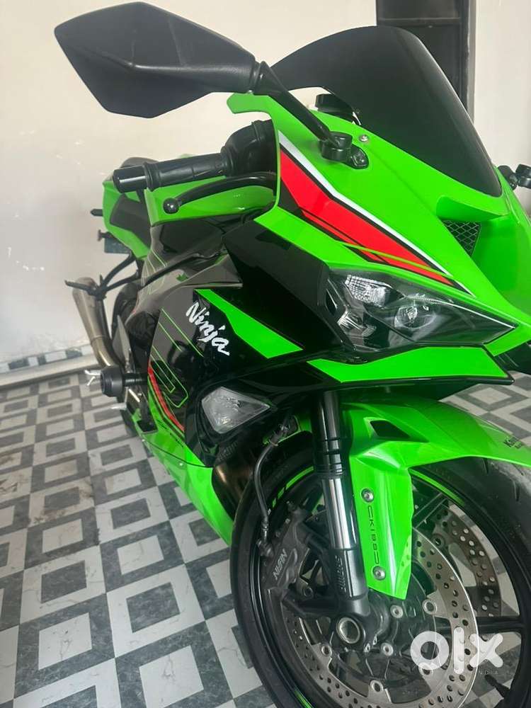 売り切れ Ninja ZX-25R ZX-4R SE ZX-4RR バックステップキット （ブラック