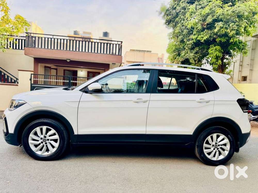 Volkswagen Taigun 1.0 Tsi Highline At, 2022, Petrol