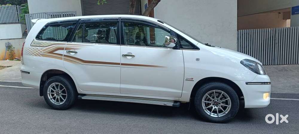 Toyota Innova 2.5 G (diesel) 7 Seater Bs Iv, 2010, Diesel