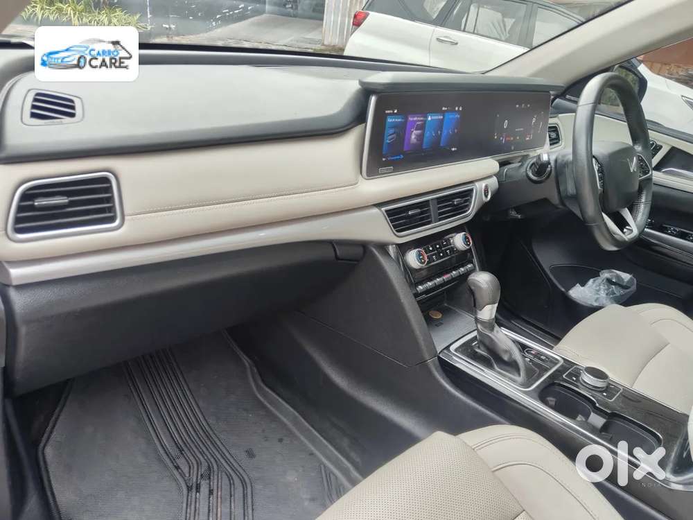Mahindra Xuv700 2.2 Ax 7 Diesel At Luxury Pack Str Awd, 2022, Diesel